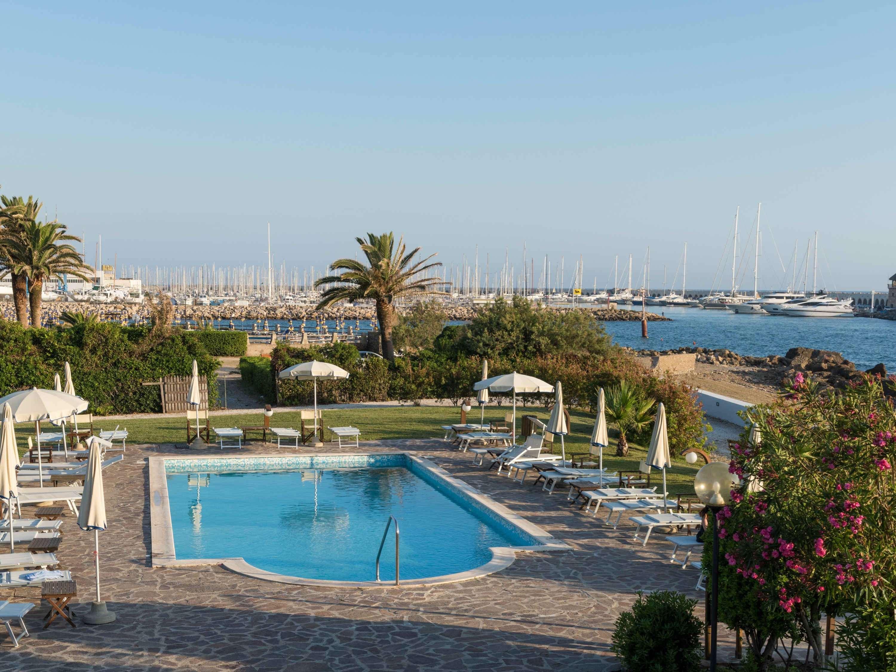 צ'יוויטווקיה Sunbay Park Hotel מראה חיצוני תמונה