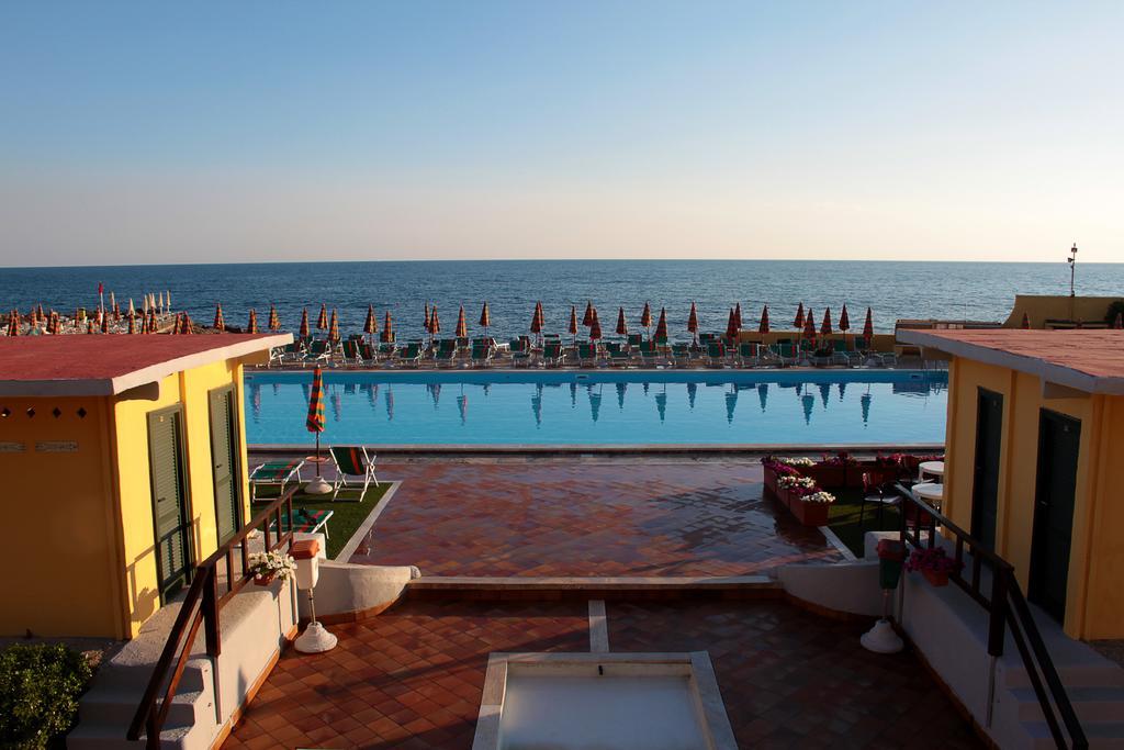 צ'יוויטווקיה Sunbay Park Hotel מראה חיצוני תמונה