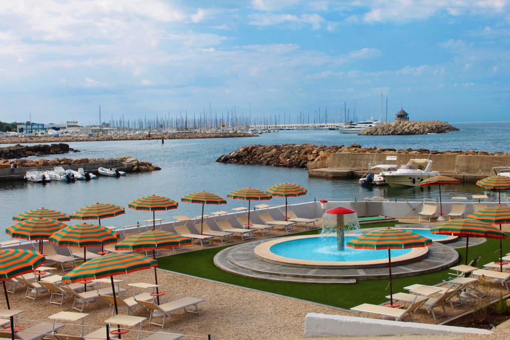 צ'יוויטווקיה Sunbay Park Hotel מראה חיצוני תמונה